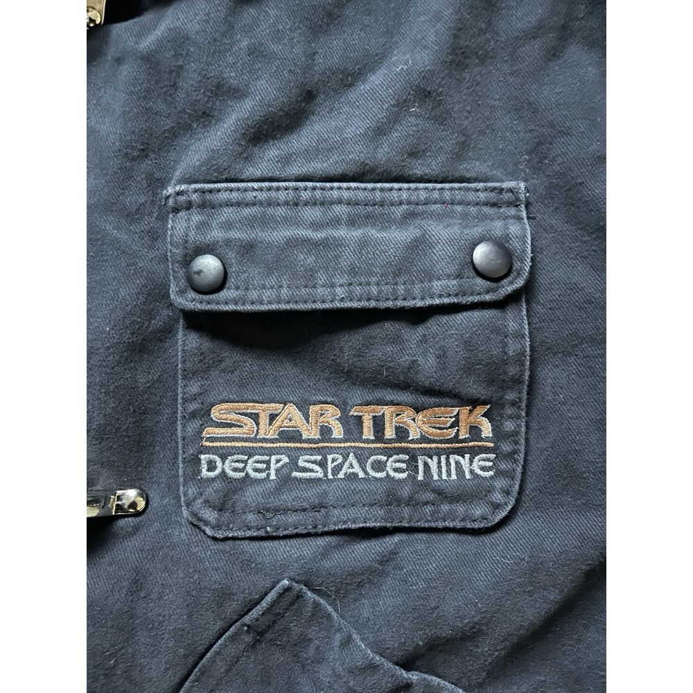 Star Trek Deep Space Nine Fireman Clasp Cast & Crew Jacket Size Small Preowned - Picture 5 of 13